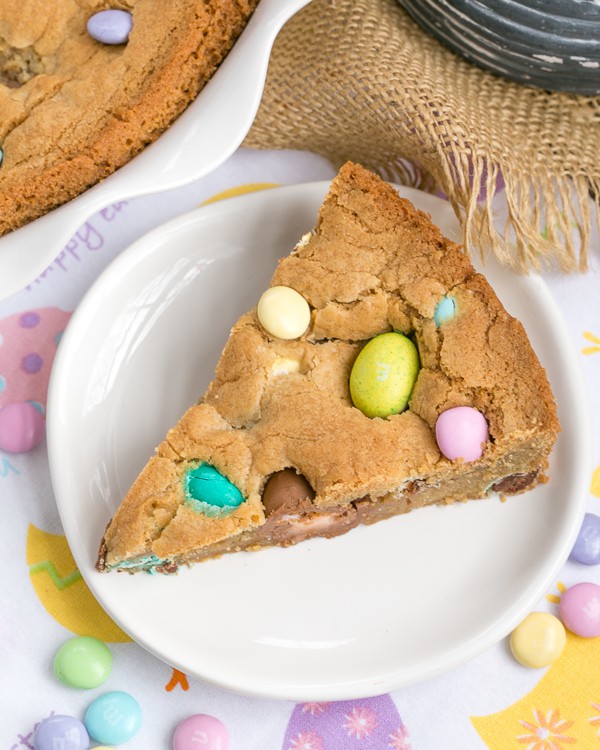 EASTER COOKIE CAKE